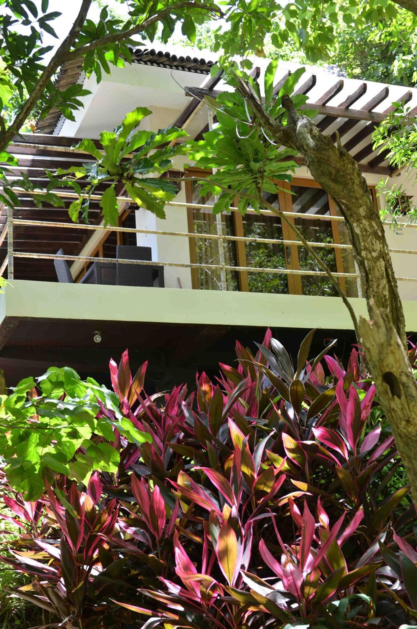 Tugawe Cove Resort Colongcocon Ngoại thất bức ảnh