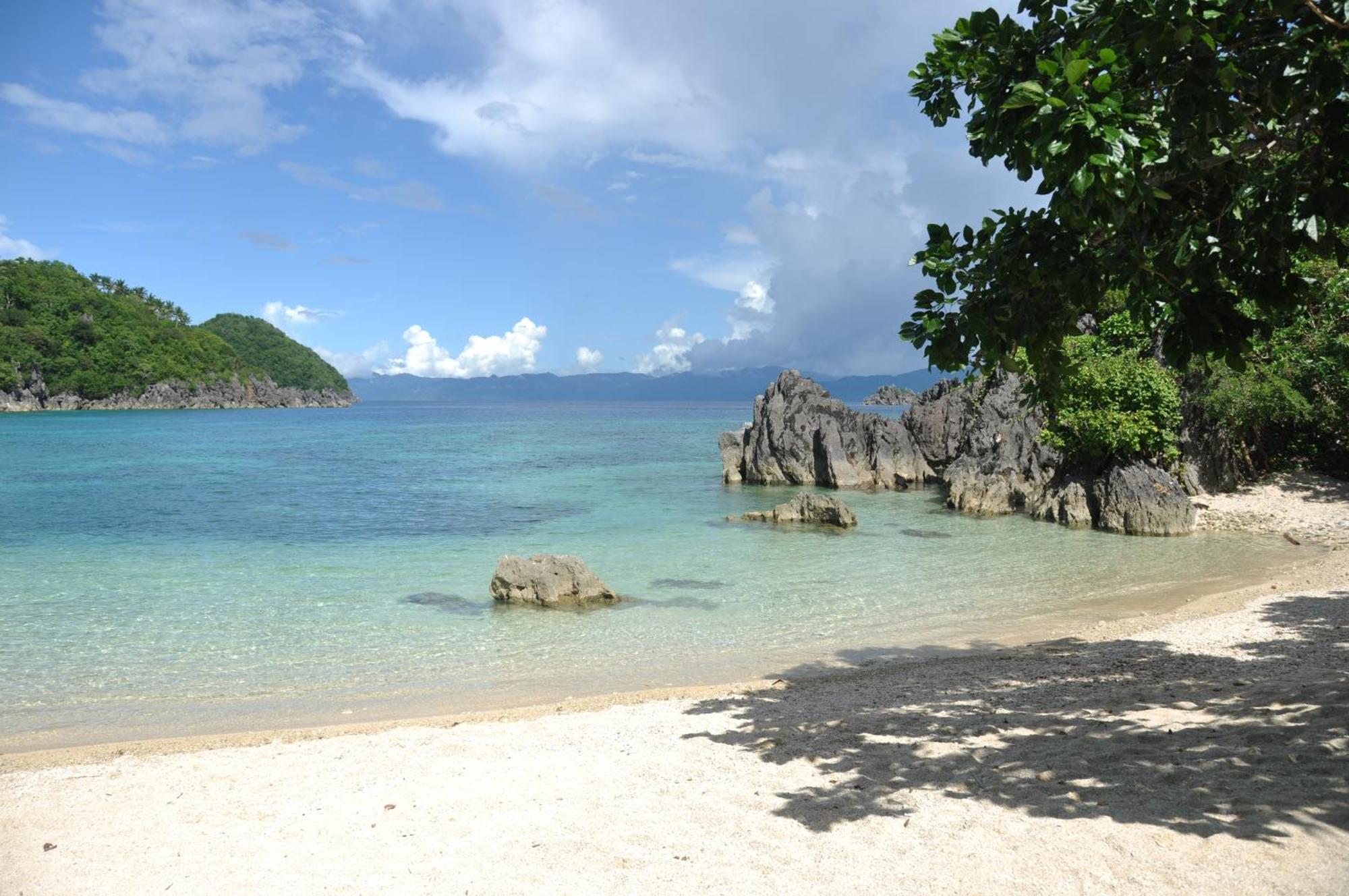 Tugawe Cove Resort Colongcocon Ngoại thất bức ảnh