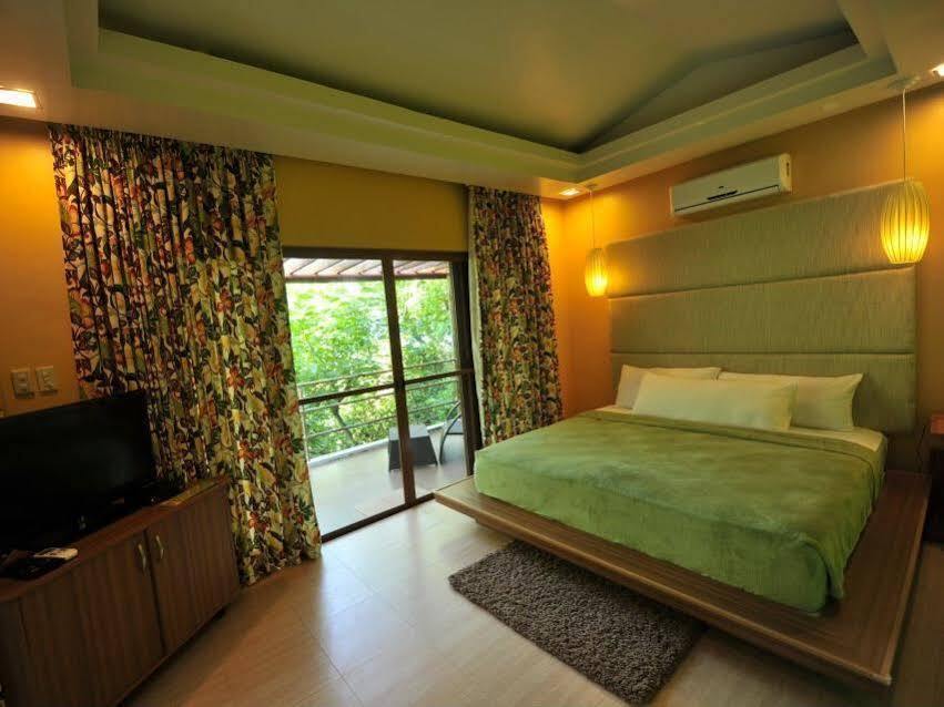 Tugawe Cove Resort Colongcocon Ngoại thất bức ảnh